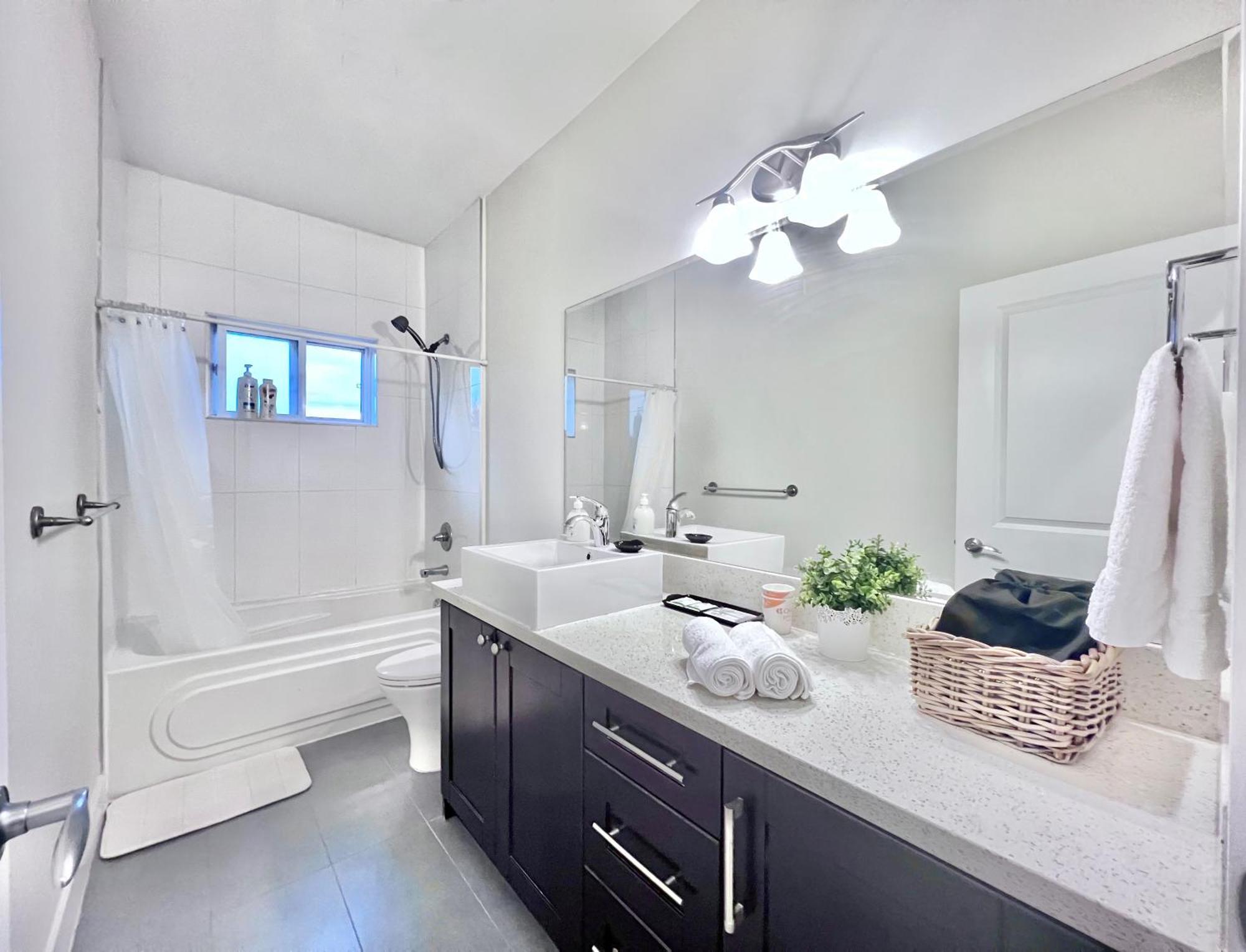 Si & Daniel Home Near Yvr Airport & Skytrain Separate Entry Free Parking Richmond Exterior photo