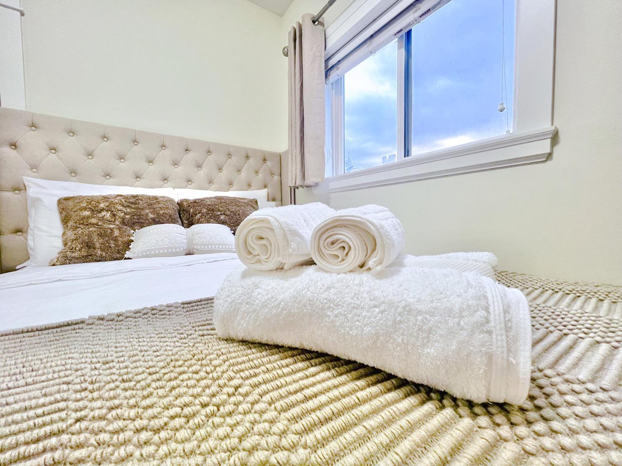 Si & Daniel Home Near Yvr Airport & Skytrain Separate Entry Free Parking Richmond Exterior photo