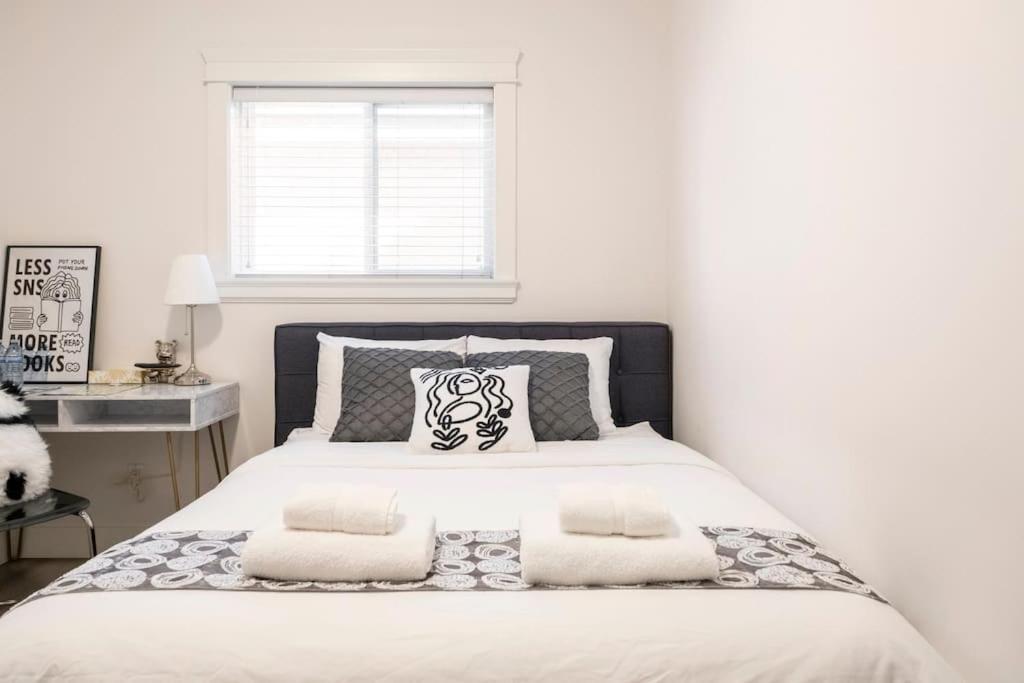 Si & Daniel Home Near Yvr Airport & Skytrain Separate Entry Free Parking Richmond Exterior photo